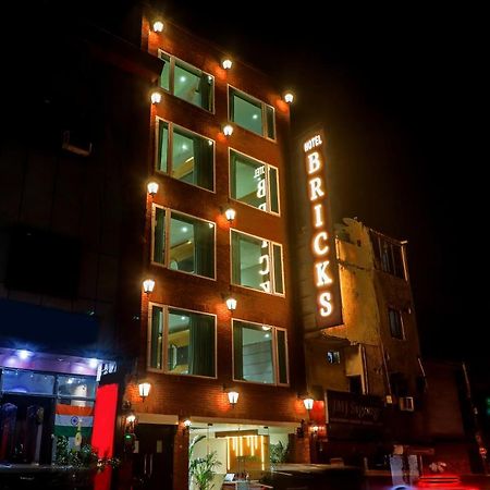 Hotel Bricks, Karol Bagh, New Delhi エクステリア 写真