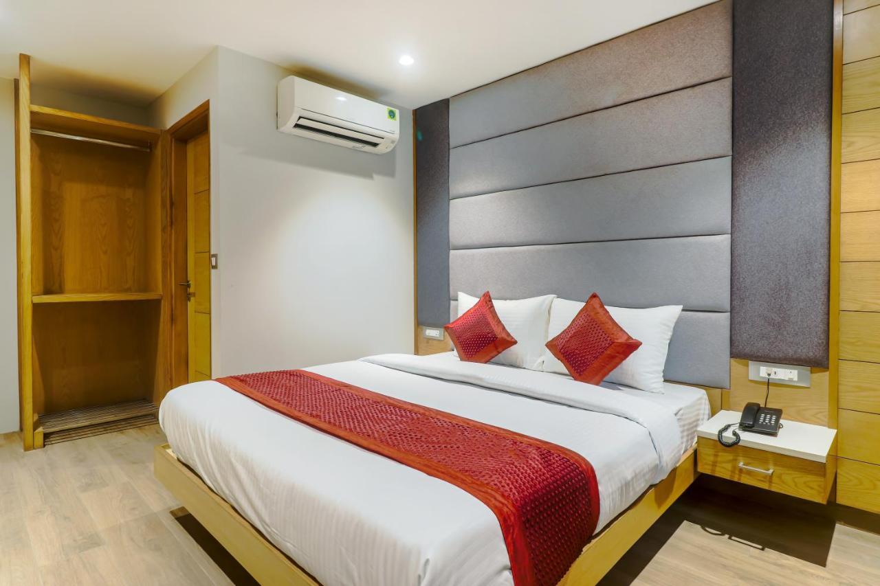 Hotel Bricks, Karol Bagh, New Delhi エクステリア 写真