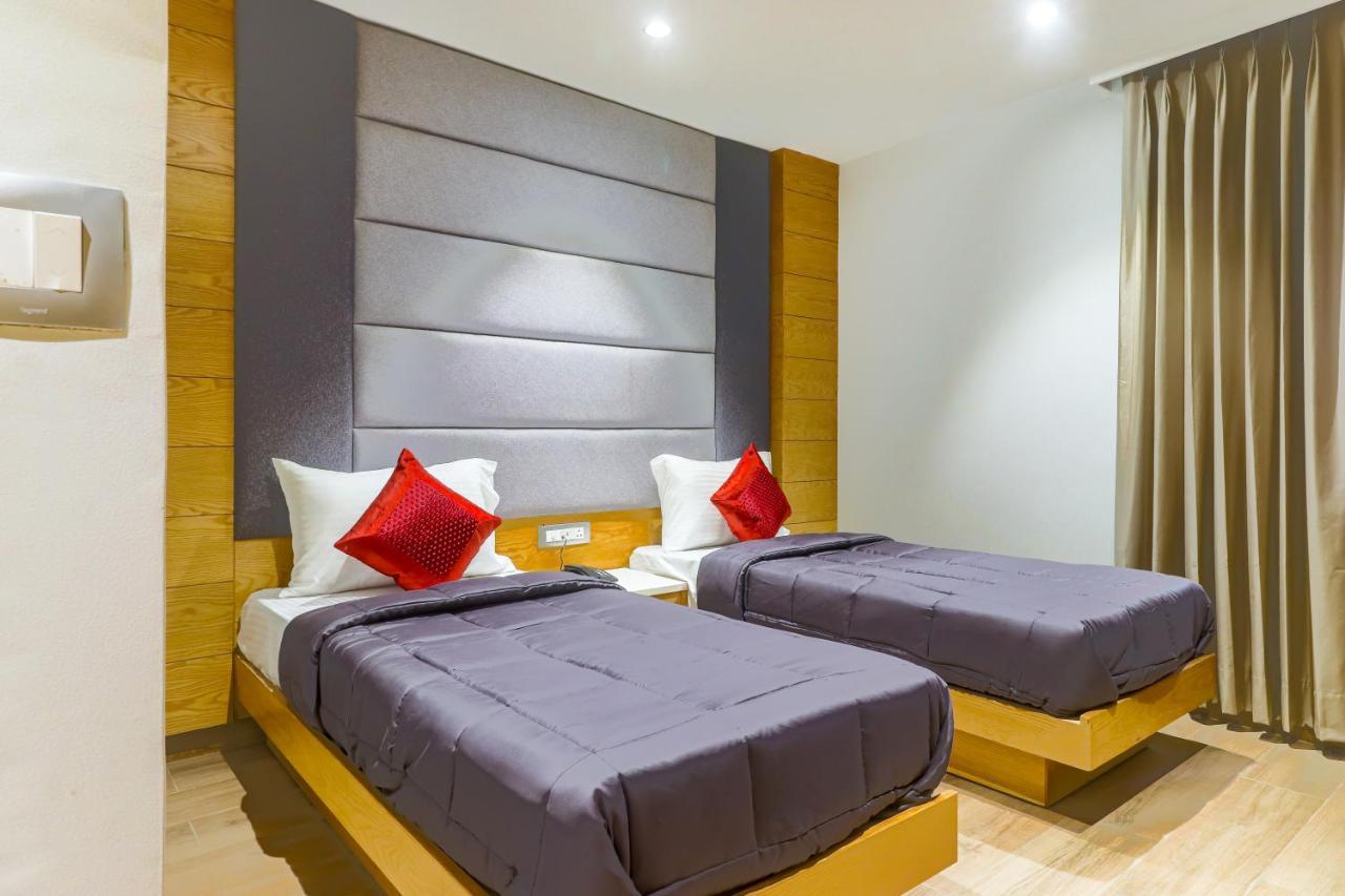 Hotel Bricks, Karol Bagh, New Delhi エクステリア 写真