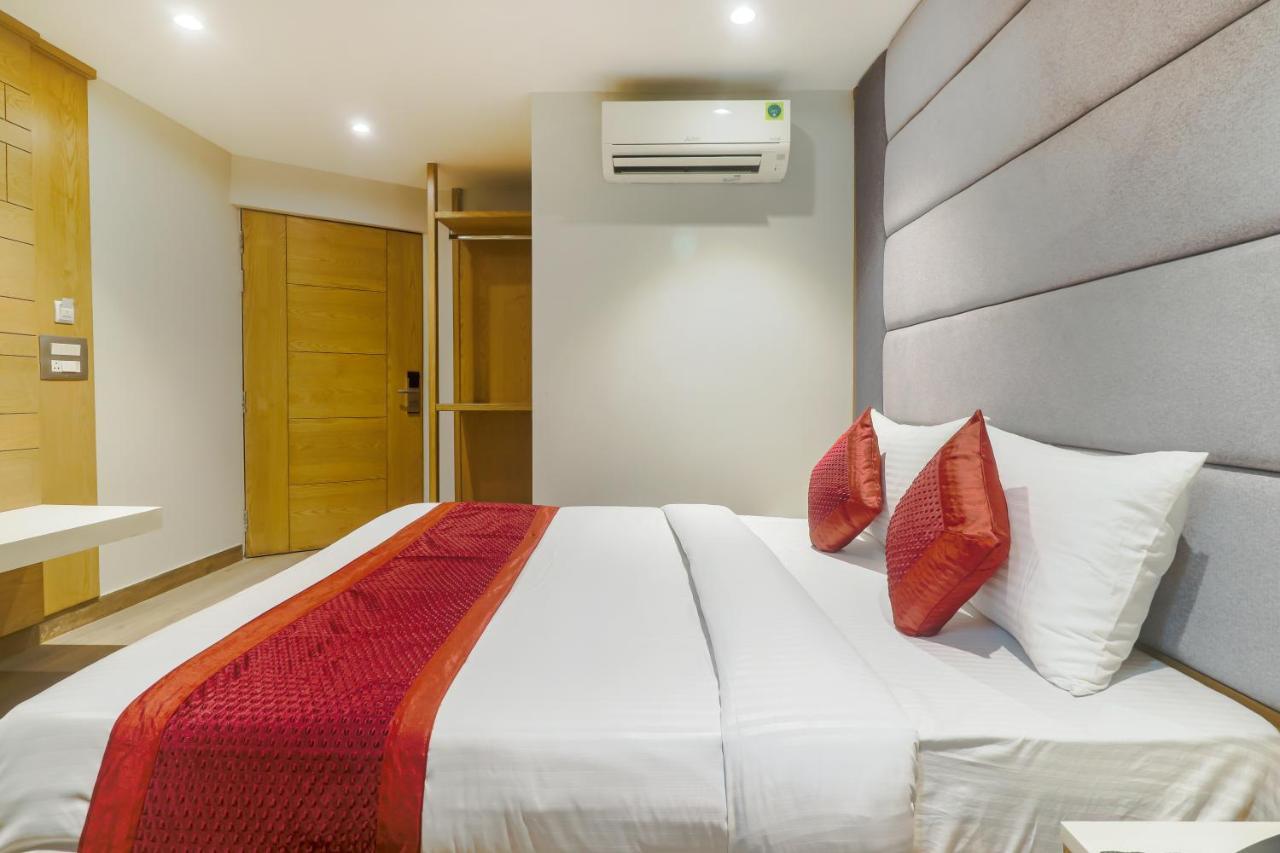 Hotel Bricks, Karol Bagh, New Delhi エクステリア 写真
