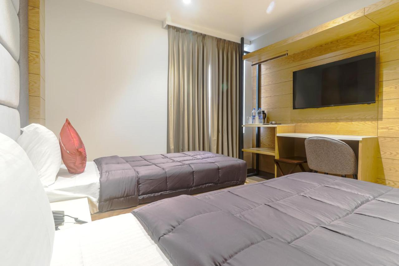 Hotel Bricks, Karol Bagh, New Delhi エクステリア 写真