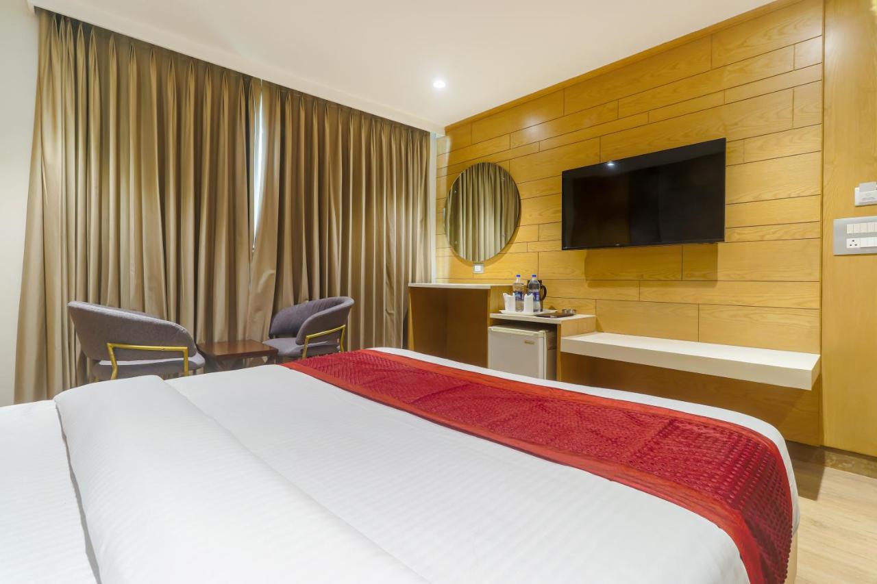 Hotel Bricks, Karol Bagh, New Delhi エクステリア 写真