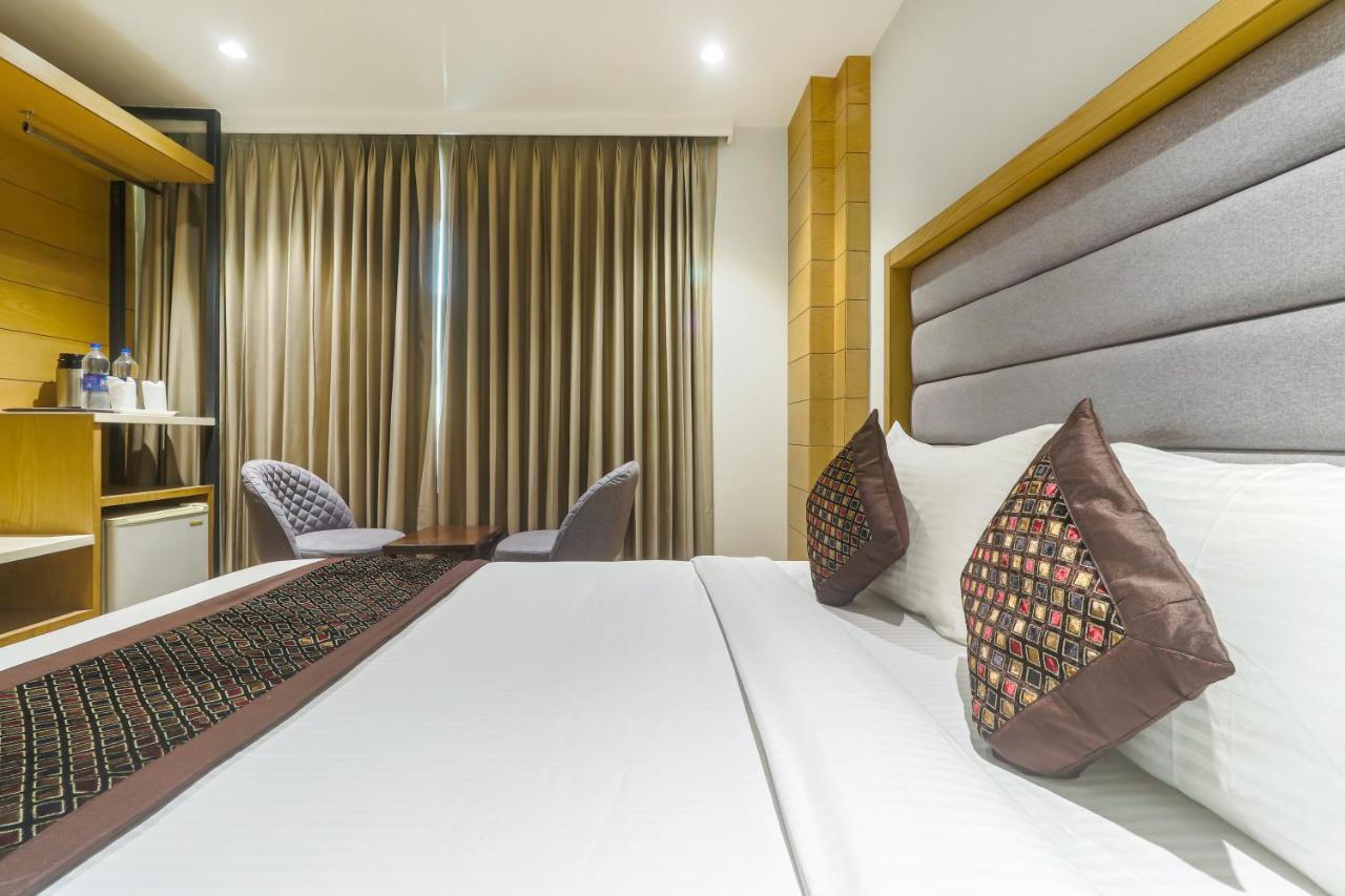 Hotel Bricks, Karol Bagh, New Delhi エクステリア 写真