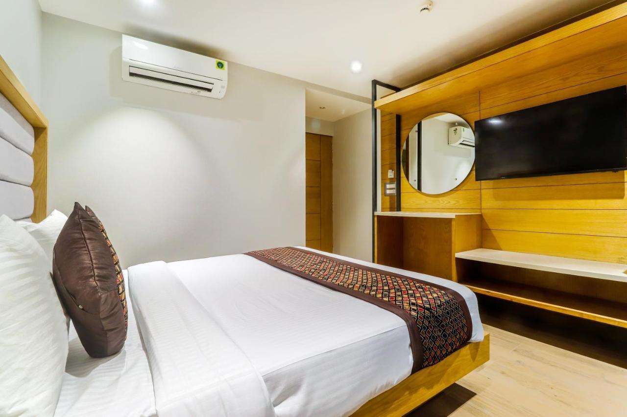 Hotel Bricks, Karol Bagh, New Delhi エクステリア 写真