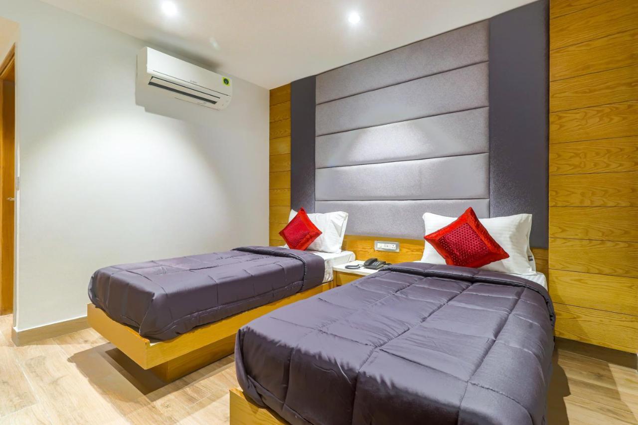 Hotel Bricks, Karol Bagh, New Delhi エクステリア 写真