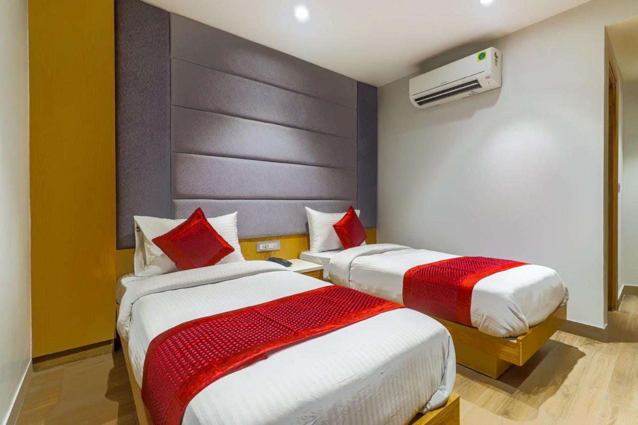 Hotel Bricks, Karol Bagh, New Delhi エクステリア 写真