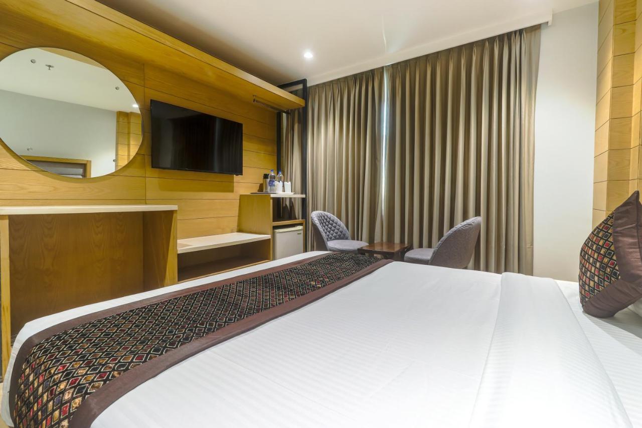 Hotel Bricks, Karol Bagh, New Delhi エクステリア 写真