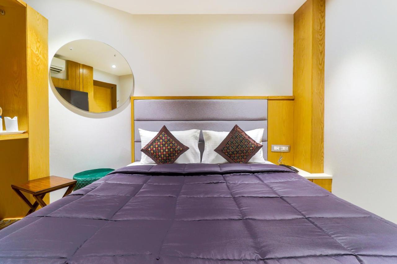 Hotel Bricks, Karol Bagh, New Delhi エクステリア 写真