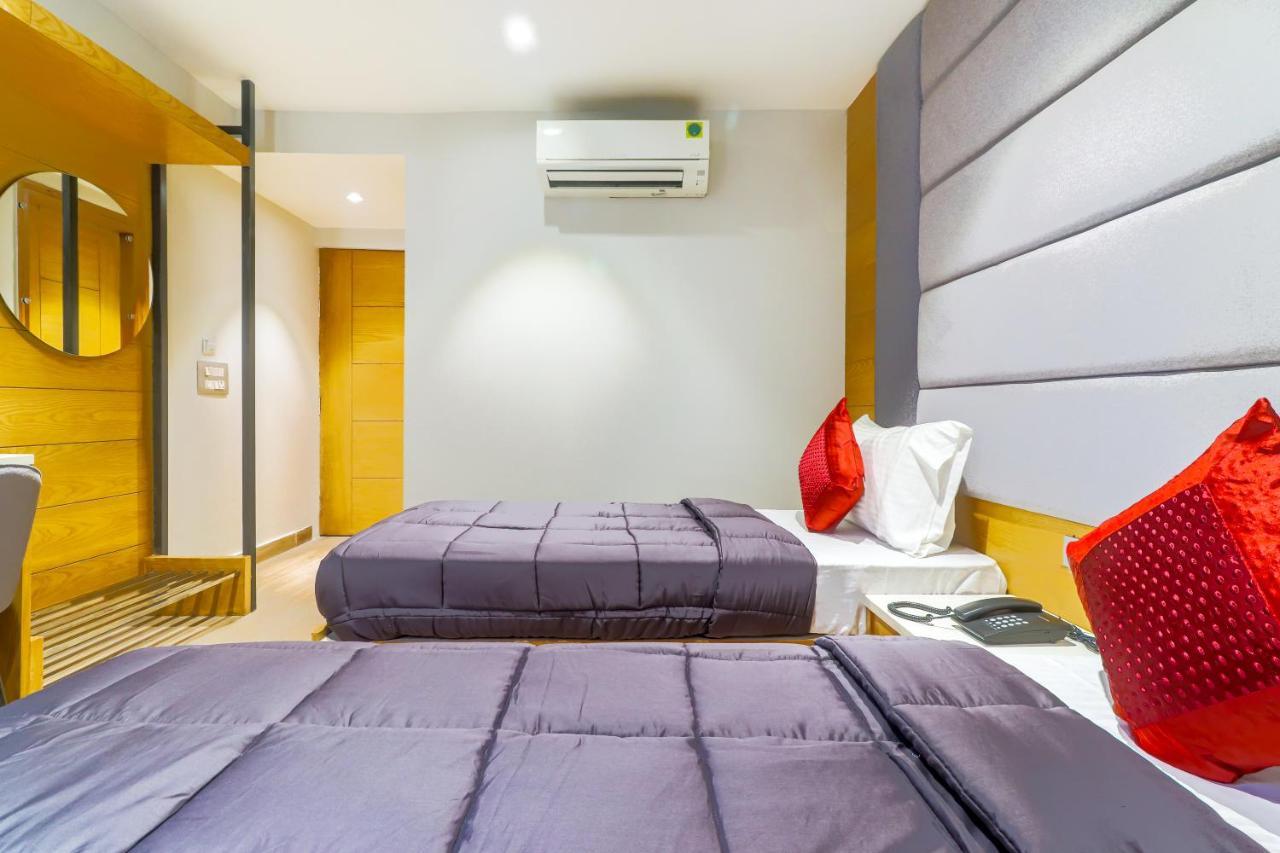 Hotel Bricks, Karol Bagh, New Delhi エクステリア 写真